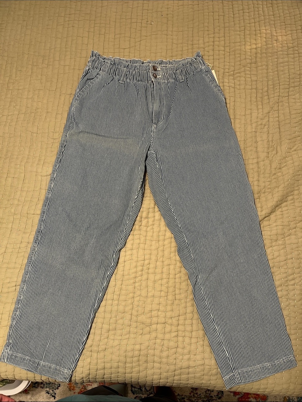 Universal Thread Women's Blue & White Pinstriped Relaxed Pants